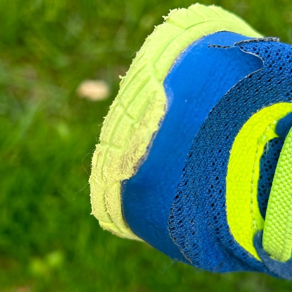 FREE ADD ON🛍️ Garanimals Blue and green elastic and Velcro sneakers Size 3c - Picture 8 of 9